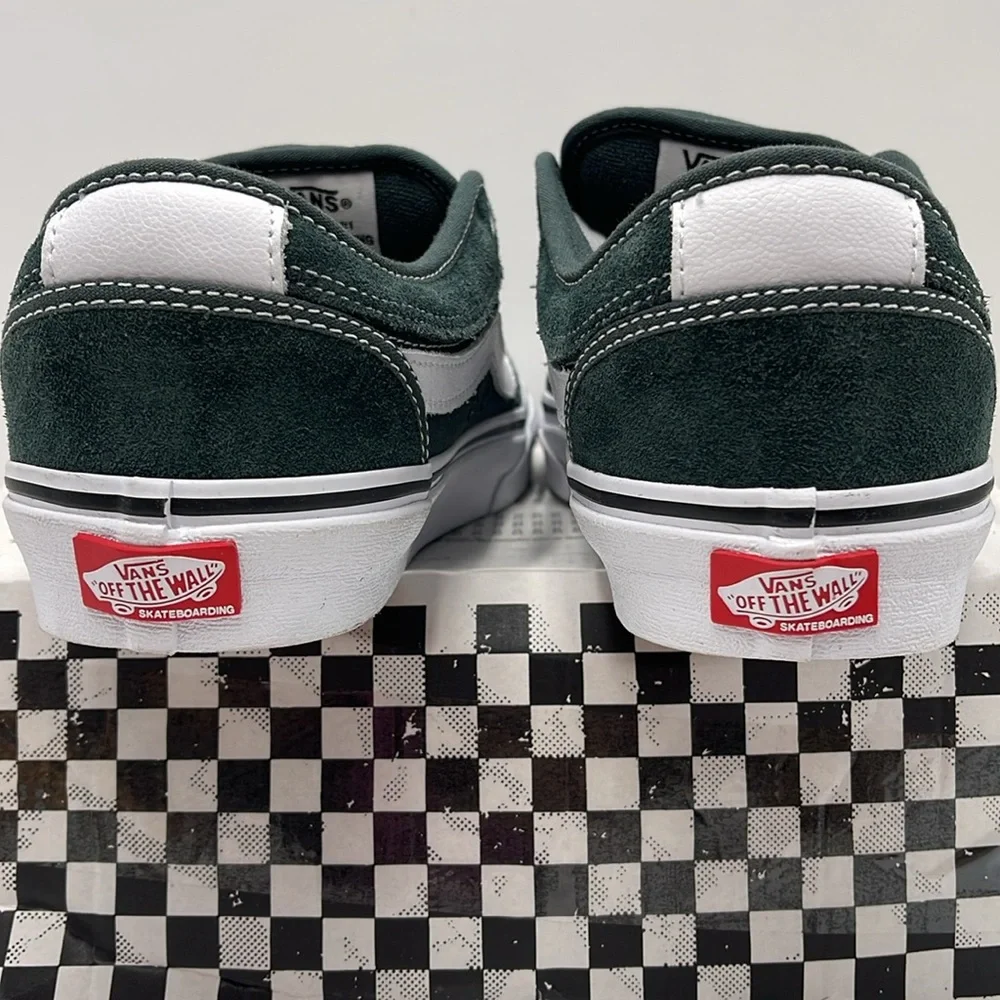 Vans Men’s Kyle Walker
Navy/Stv Navy
VN0A5JIENGJ
Sneakers - Picture 13 of 16